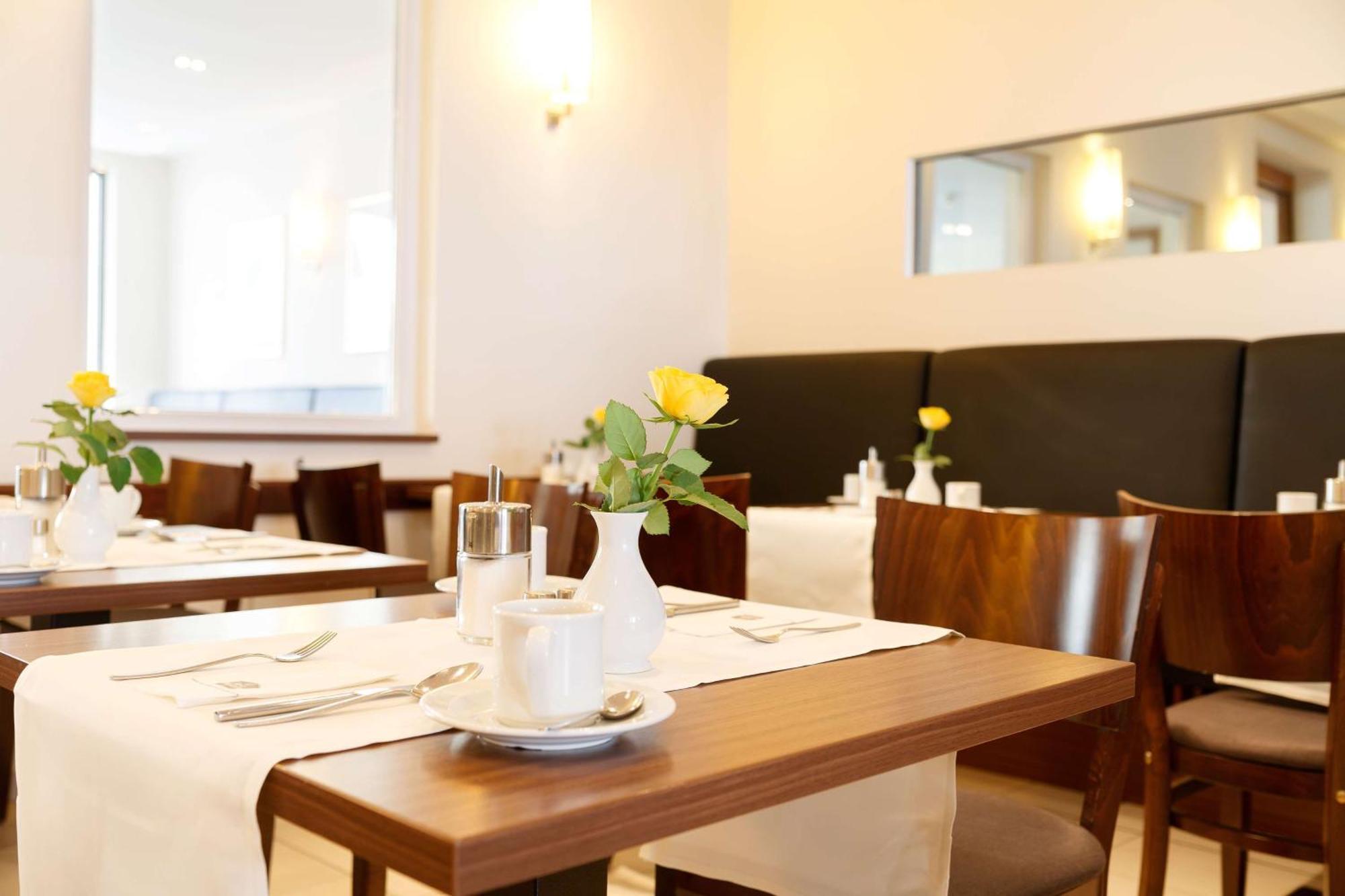 Best Western Hotel Nuernberg City West Exterior photo
